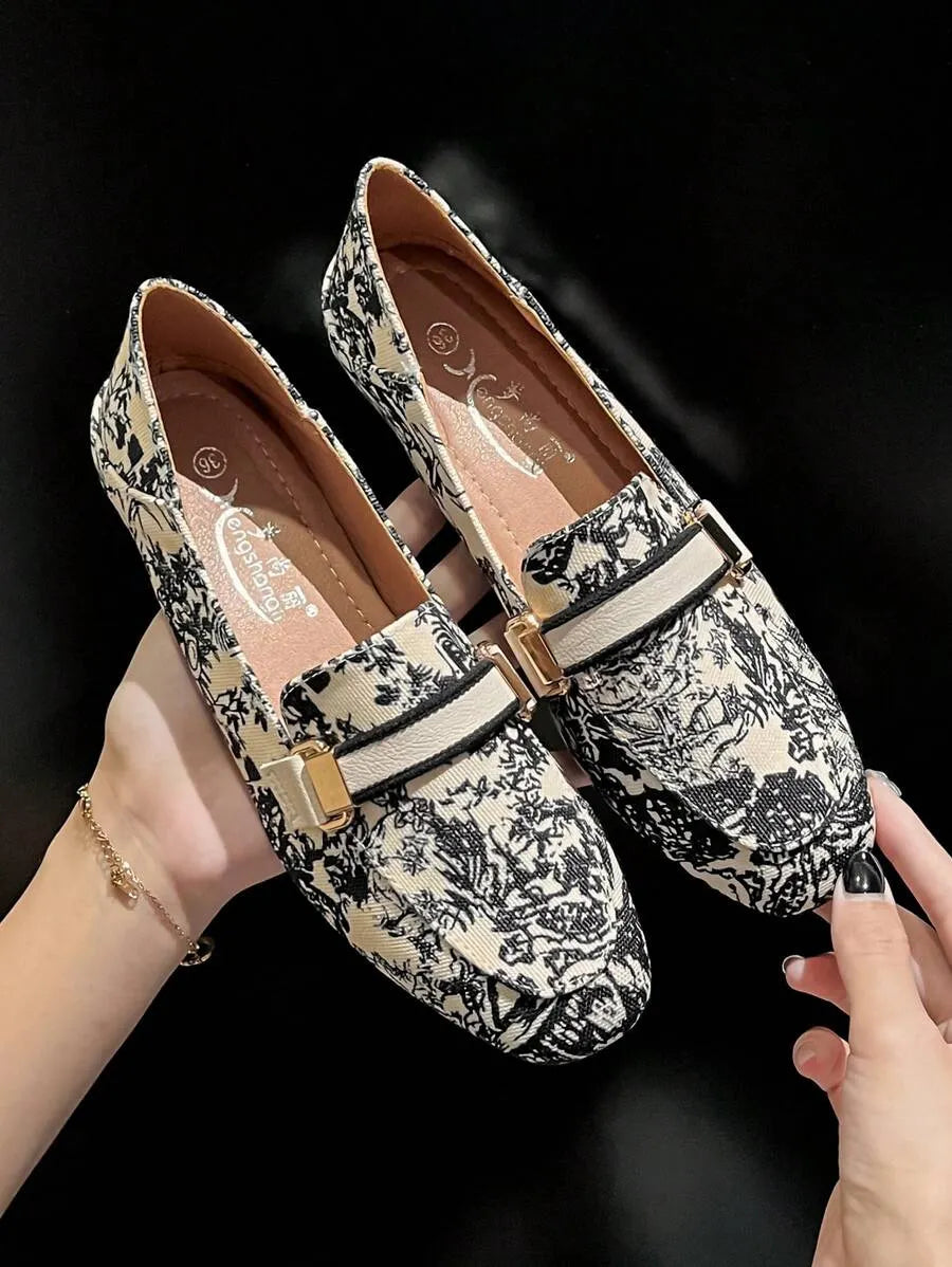 Chic Women's PU Leather Slip-On Loafers with Peas Toe for Spring and Fall Fashion