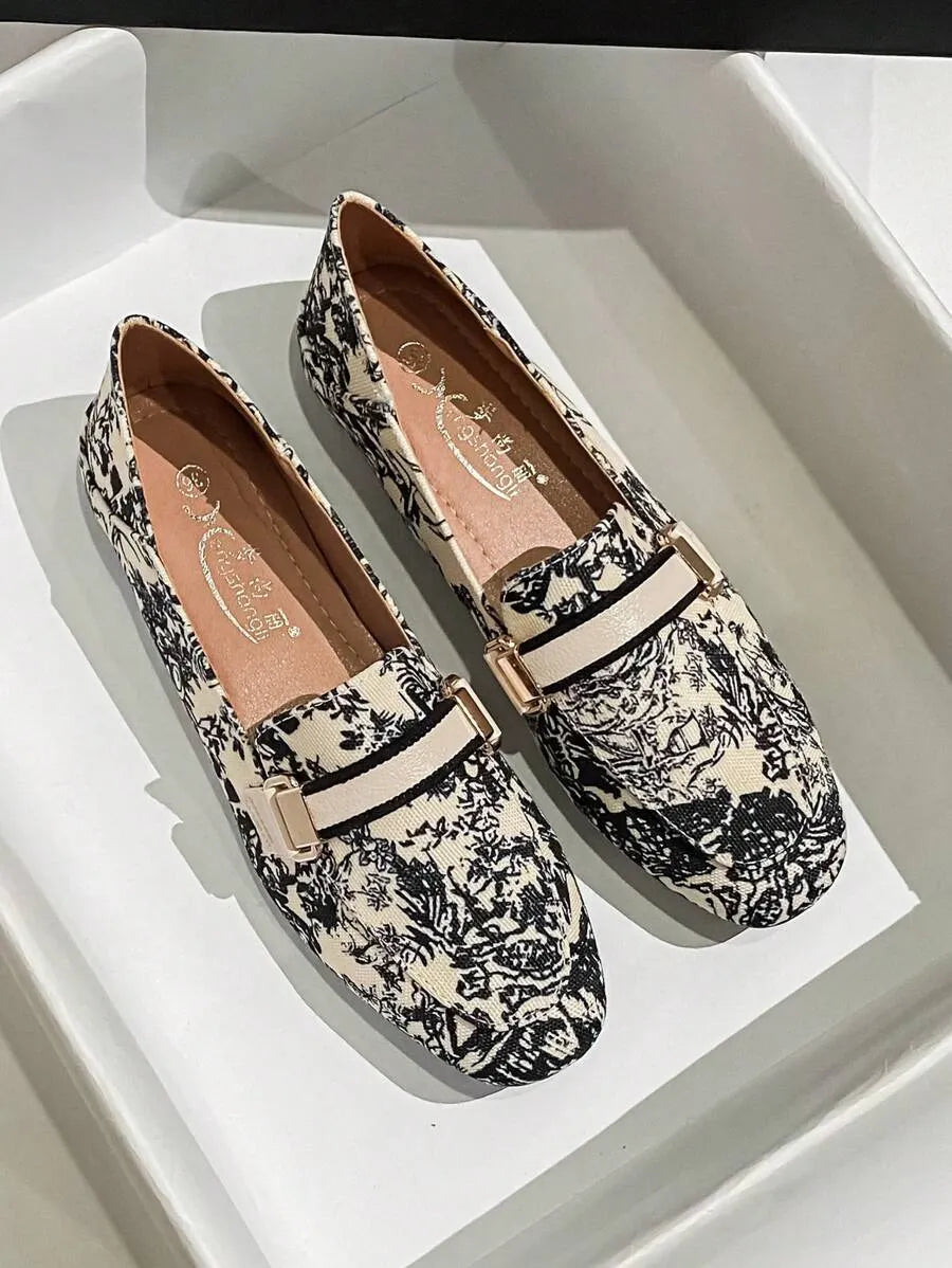 Chic Women's PU Leather Slip-On Loafers with Peas Toe for Spring and Fall Fashion